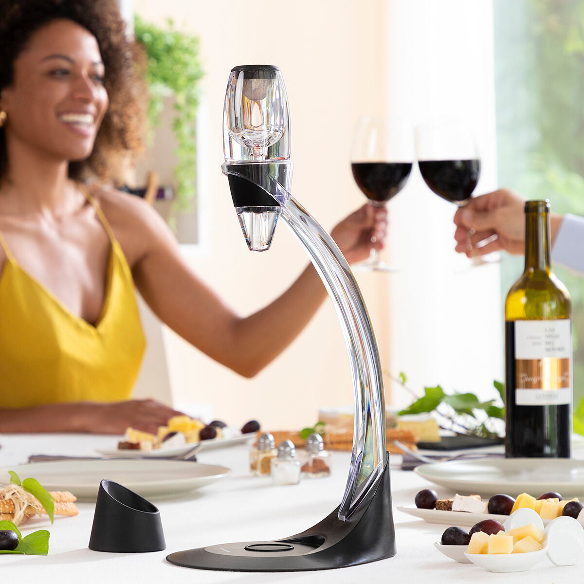 Professionele wijnbeluchter met torenvormige standaard en antidruppelbasis Winair InnovaGoods